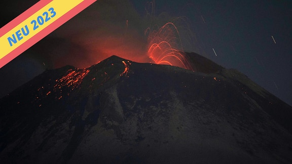 Vulkan Popocatepetl in Mexiko, heiße Lava ströhmt aus dem Vulkaninneren.