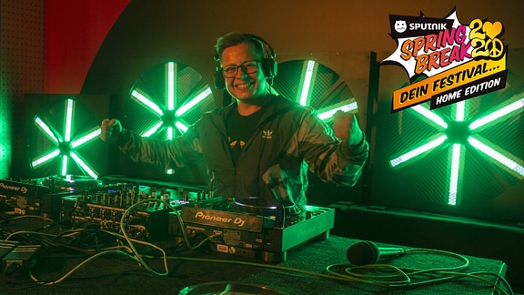 DJ AirDice bei der SPUTNIK Spring Break Home-Edition 2020.
