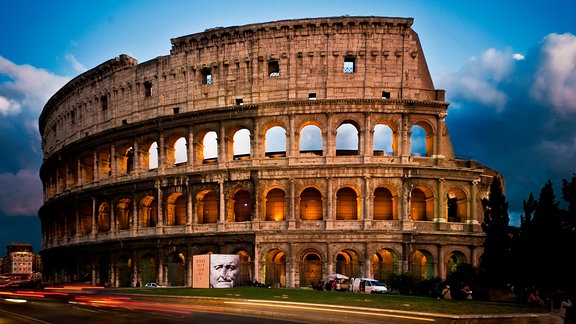 Das Kollosseum in Rom bei Abendlicht