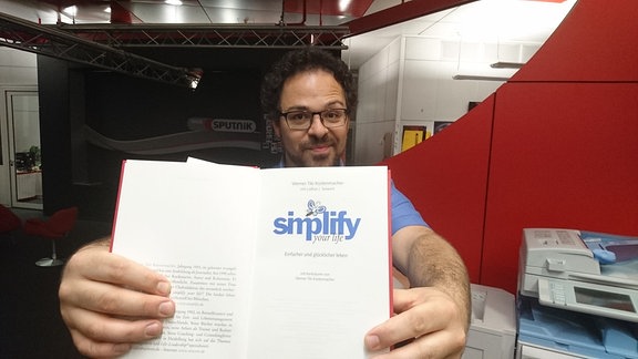 SPUTNIKer Lars hat sich das Buch „Simplify Your Life" von Tiki Küstenmacher vorgeknöpft 