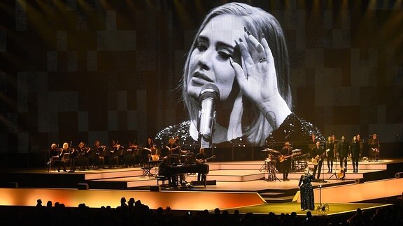 Adele während ihres Konzerts in Pheonix/Arizona/USA (August 2016)