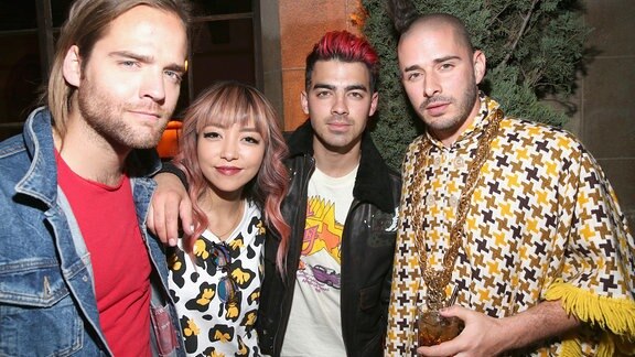 Jack Lawless, JinJoo Lee, Joe Jonas and Cole Whittle von DNCE bei einer Veranstaltung in Chateau Marmont in Los Angeles