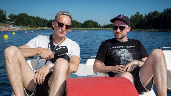 Felix und Steffen von Kraftklub während des Kosmonaut Festivals 2016