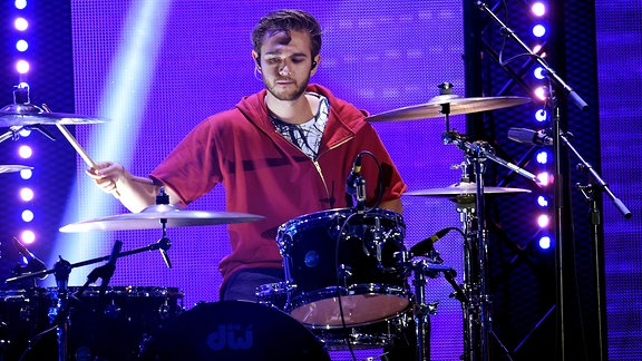 Zedd trommelt iHeart Radio Music Festival 2016