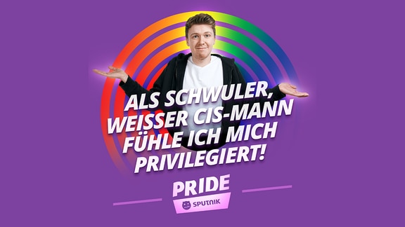 Pride Host Kai vor lilanem Hintergrund und der Schrift "Als schwuler weißer Cis-Mann, fühle ich mich priviligiert"