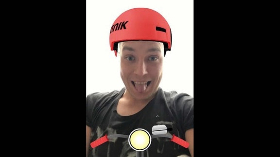 Lukas trägt den virtuellen SPUTNIK Helm