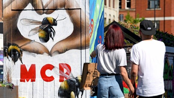 Antiterror-Graffiti in Manchester nach dem Anschlag beim Ariana Grande-Konzert.