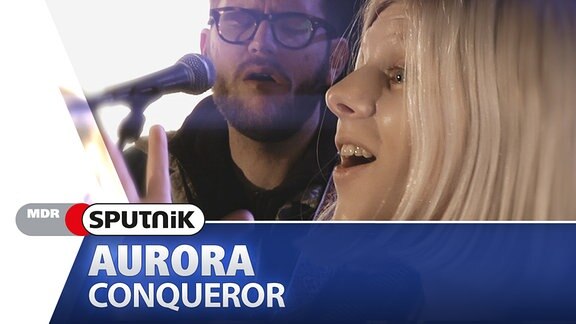 Die Künstlerin Aurora im SPUTNIK Videostudio